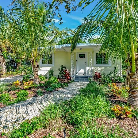 Casa Posada - So Close You Can Hear The Waves Historic Beach Cottage W Beach Gear Anna Maria Eksteriør bilde