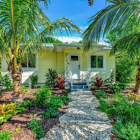Casa Posada - So Close You Can Hear The Waves Historic Beach Cottage W Beach Gear Anna Maria Eksteriør bilde