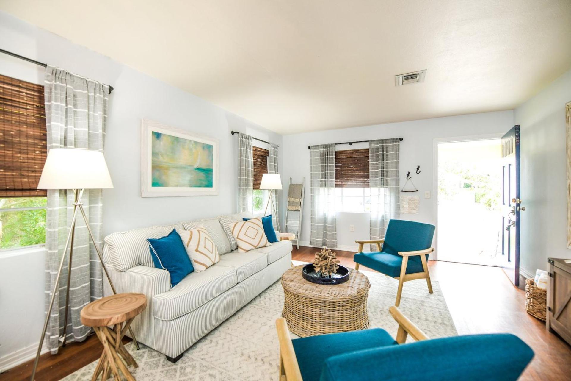 Casa Posada - So Close You Can Hear The Waves Historic Beach Cottage W Beach Gear Anna Maria Eksteriør bilde